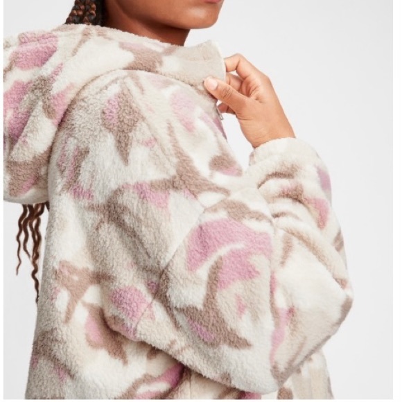 Gap Sherpa Half-Zip Hoodie - Picture 2 of 4